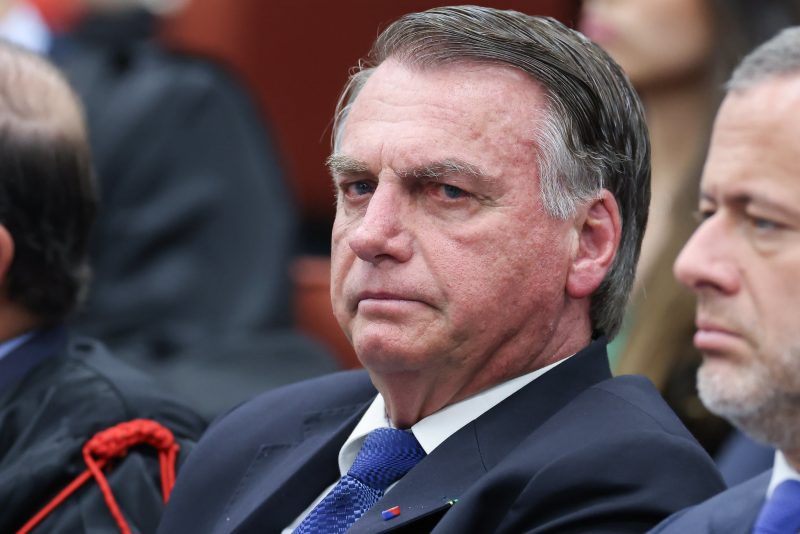 STF: Moraes decreta prisão domiciliar de Jair Bolsonaro e impõe novas cautelares