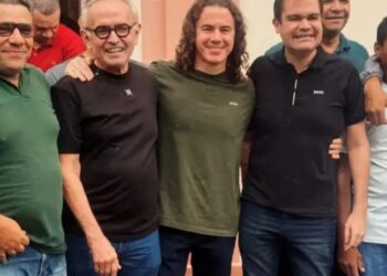 Em agenda com Veneziano, Cícero sinaliza saída do PP para disputar governo do estado