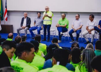 Cícero Lucena dá posse a 48 concursados, assina termo da sede da Semob-JP e anuncia nova convocação de aprovados