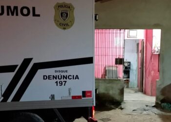 Mulher é assassinada a tiros após ter casa invadida durante a madrugada, em Pitimbu