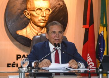 Adriano Galdino não descarta candidatura por 3ª via para “dar palanque em defesa do presidente Lula”