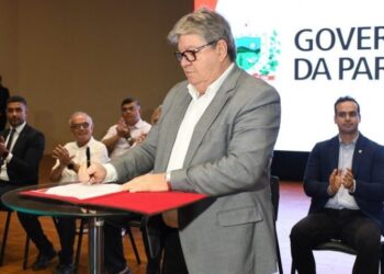João se mostra vacinado contra tese de rompimento e diz que não há prazo para definição de candidato governista