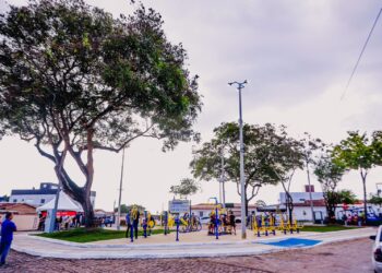 Cícero Lucena recebe aluno da Rede Municipal de Ensino selecionado para o Balé Bolshoi na Rússia