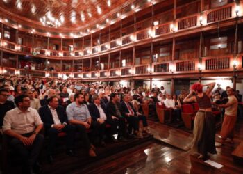 Governador João Azevêdo entrega revitalização do Teatro Santa Roza em João Pessoa