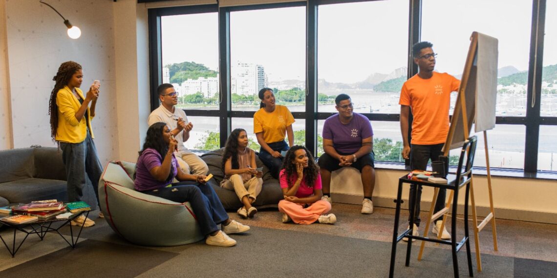 Curso gratuito oferece 500 vagas para jovens da Paraíba em busca do primeiro emprego