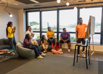 Curso gratuito oferece 500 vagas para jovens da Paraíba em busca do primeiro emprego