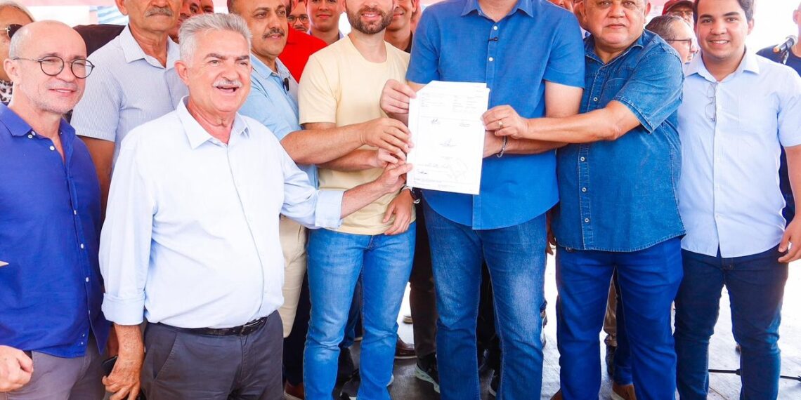 Incentivo ao esporte Leo Bezerra dá início às obras no tradicional Campo da Mangueira, no Rangel