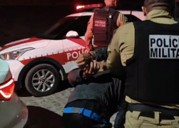 Homem invade casa para tentar matar ex-esposa e atual companheira dela em João Pessoa