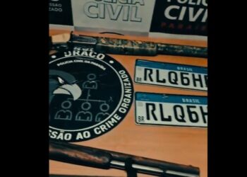 Policia apreende carro roubado e armas utilizadas em homicídio no bairro de Cruz das Armas