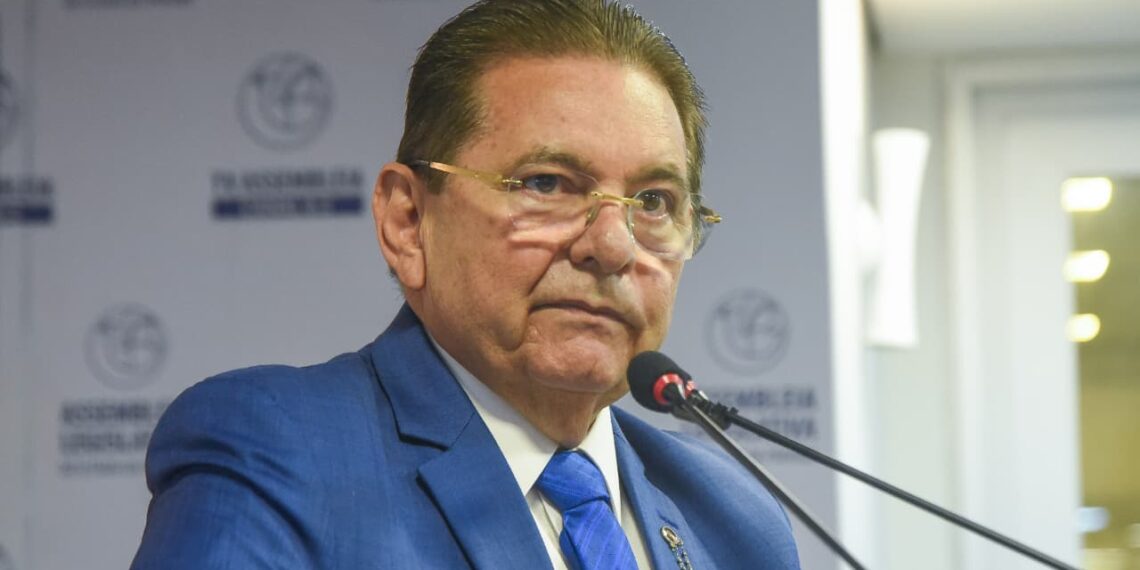 Adriano Galdino enxerga “zona de conforto” em escolha do candidato da base e reforça desejo de protagonismo político em 2026