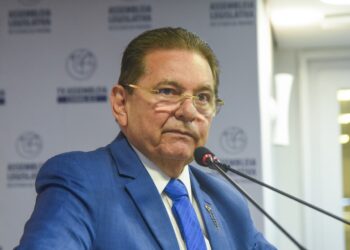 Adriano Galdino enxerga “zona de conforto” em escolha do candidato da base e reforça desejo de protagonismo político em 2026