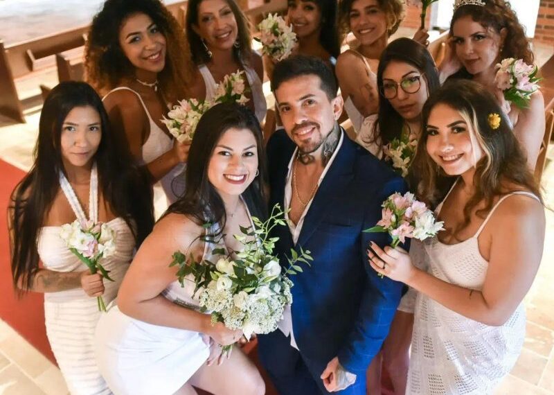 Separado das dez mulheres, Arthur Urso coloca cama de 6 metros à venda