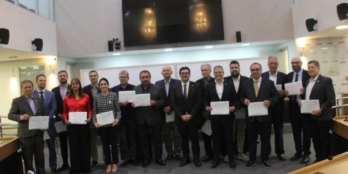 ALPB entrega Medalha de Mérito Celso Furtado ao Farol de Desenvolvimento da Paraíba