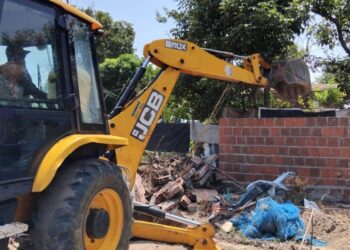 Obras irregulares são destruídas em ação de fiscalização no Parque Estadual das Trilhas