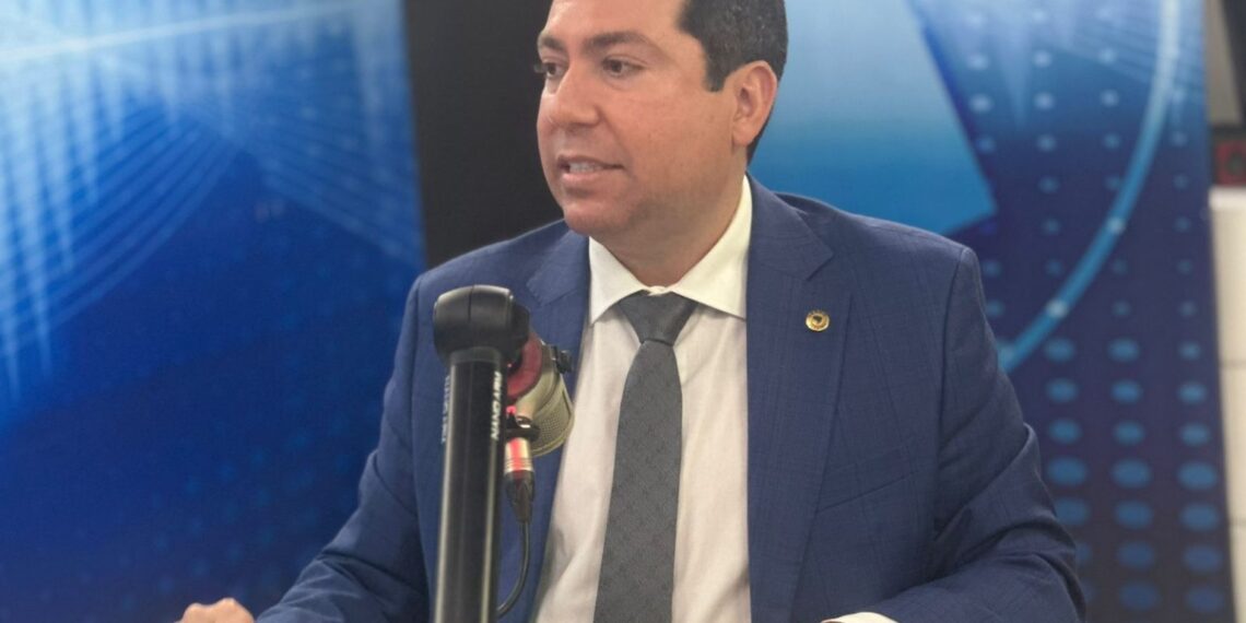 Felipe Leitão revela que Adriano Galdino levará o apoio de sete deputados e trinta prefeitos para onde ele for