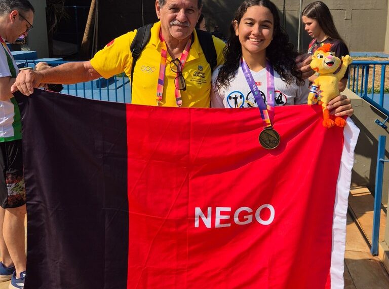 Jovem da Paraíba conquista 2° medalha de ouro e terceira em natação nos Jogos da Juventude 2025, em Brasília