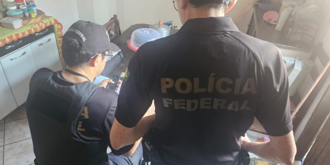 Operação da PF cumpre mandados em Cruz do Espírito Santo e apura crimes nas eleições do ano passado