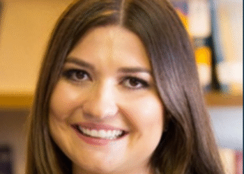 Filha de ministro do STF é alvo de cuspidas e xingamentos na UFPR: ‘Lixo comunista’