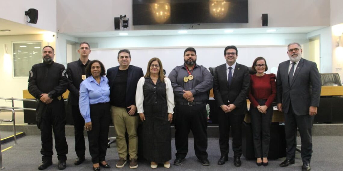 ALPB concede Medalha Darcy Ribeiro ao policial penal Mazukyevicz Ramon