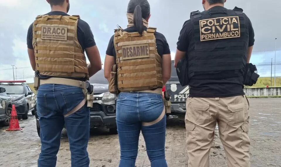 Mulher é presa em João Pessoa suspeita de integrar quadrilha de assaltos a bancos em Pernambuco