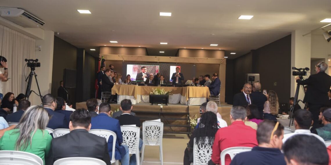 ALPB debate ações e aprova projetos em prol dos municípios sertanejos durante sessão itinerante em São Bento