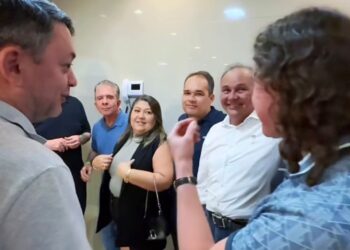Sem João, Nabor vai a Natuba com Veneziano e recebe apoio do prefeito do PSDB