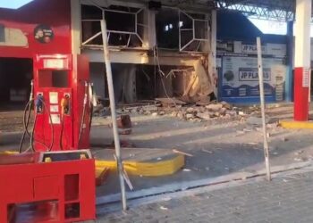 Criminosos explodem cofre em posto de combustíveis em João Pessoa