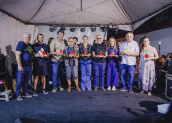 Cicero Lucena celebra aniversário do Bessa com investimentos em iluminação inteligente, câmeras e integração dos parques na região