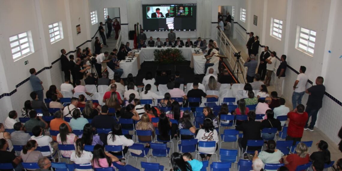 Em sessão itinerante, ALPB aprova projetos em prol da região do Vale do Piancó