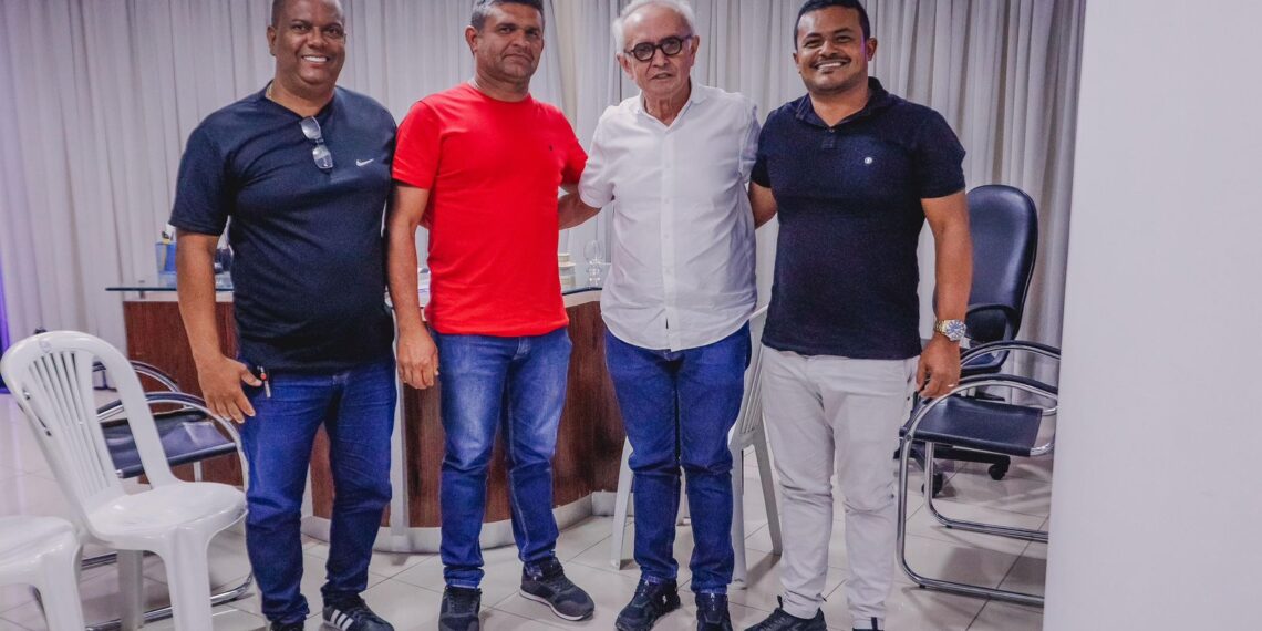 Cícero Lucena recebe apoio de ex-prefeito de Tenório e vereadores de Juarez Távora