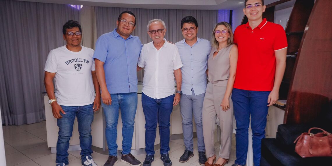 Cícero Lucena recebe apoios em Sapé e Serraria e amplia base política na Paraíba