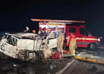 Acidente grave entre carros deixa dois feridos na BR-230 em Patos