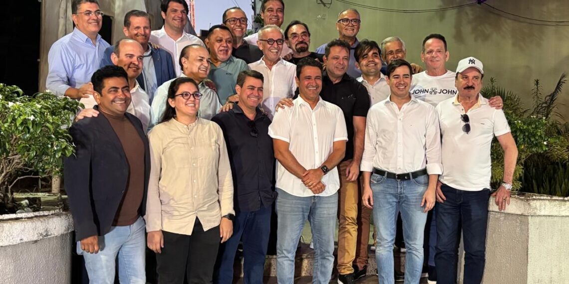 Demonstração de força: maioria dos Vereadores acompanha Cícero em inauguração de museu no Palácio da Redenção