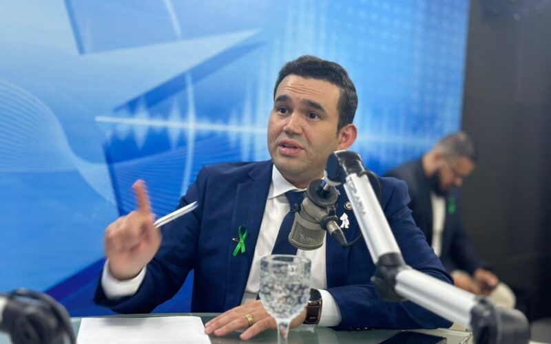 Jhony Bezerra admite repensar futuro no PSB e condiciona candidatura a viabilidade na sigla