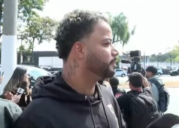 Novo pedido de liberdade de Hytalo Santos e marido é negado durante audiência, em Bayeux