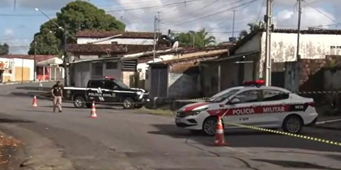 Homem é encontrado morto com golpe de faca no pescoço no bairro Funcionários III, em João Pessoa
