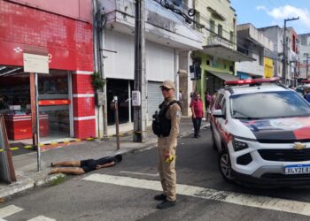Jovem é assassinado a tiros próximo à ‘Praça dos Três Poderes’, no Centro de João Pessoa