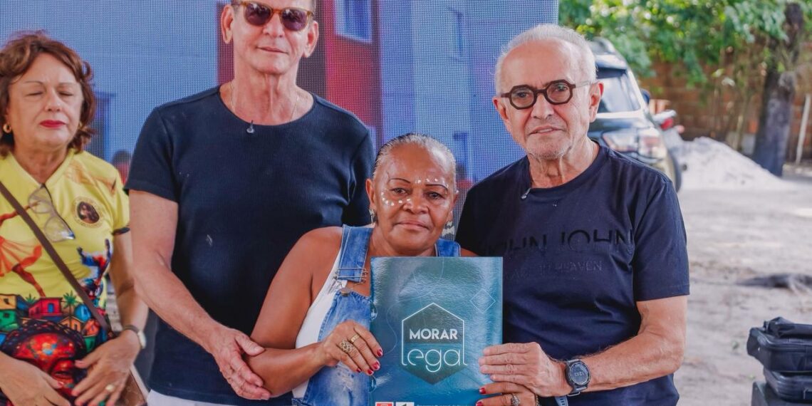 Cícero Lucena entrega títulos de propriedade para 80 famílias do residencial quilombola e destaca trabalho da Prefeitura na reparação histórica e igualdade