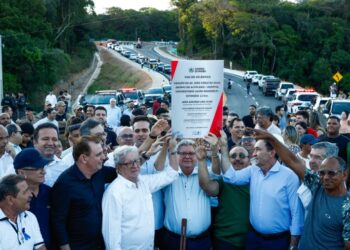 João Azevêdo inaugura via que liga Altiplano ao Hospital Universitário