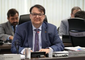 Obra celebra 50 anos do advogado Rogério Varela e sua contribuição ao Direito brasileiro