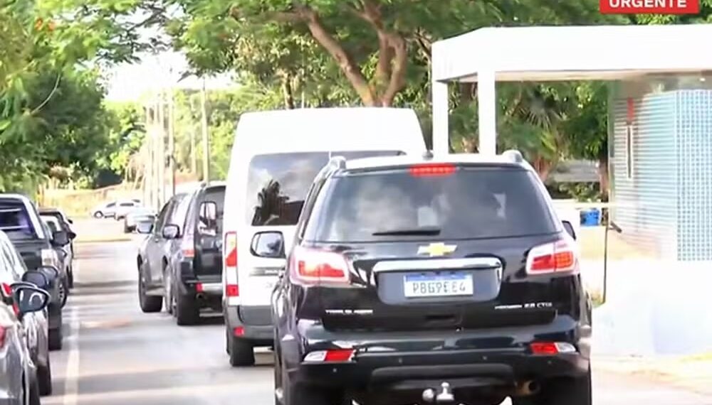 Bolsonaro é preso pela Polícia Federal em Brasília