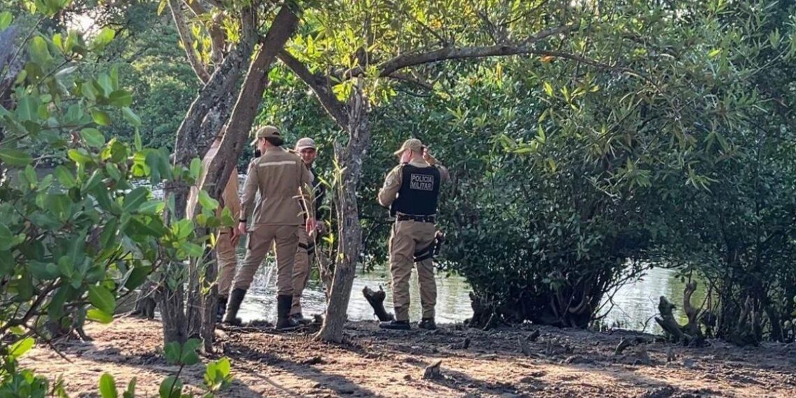 Homem é encontrado morto com marcas de tiros no rio Sanhauá, em Bayeux