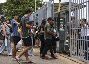 Enem 2025: candidatos fazem segunda etapa da prova neste domingo em todo o país