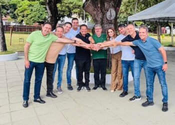 Adriano Galdino retira pré-candidatura e anuncia apoio a Lucas Ribeiro em 2026