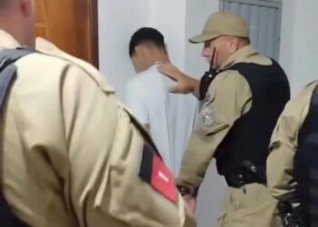 Homem liga para a polícia, confessa ter matado namorada e é preso em Gramame