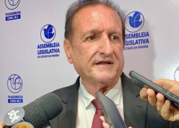 Hervázio Bezerra anuncia saída do PSB e convoca reunião de grupo com Leo e Odon após ruptura com João Azevêdo