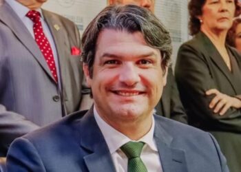 Léo Bezerra entrega comando do PSB em João Pessoa a pedido de João Azevêdo