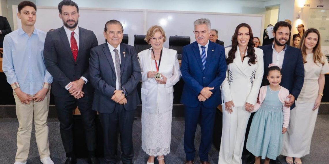 ALPB homenageia desembargadora Fátima Maranhão e o professor Sales Gaudêncio com medalhas de mérito