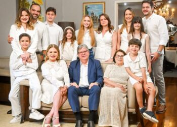 Em clima de despedida, João Azevêdo encerra ano com mensagem de fé, família e sinalização de transição política na Paraíba em 2026