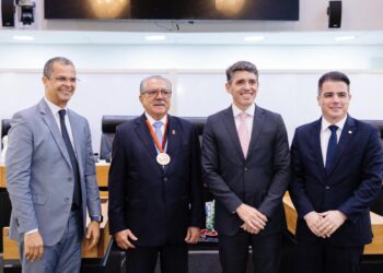 ALPB concede Medalha Epitácio Pessoa ao ex-conselheiro do TCE, Fernando Catão